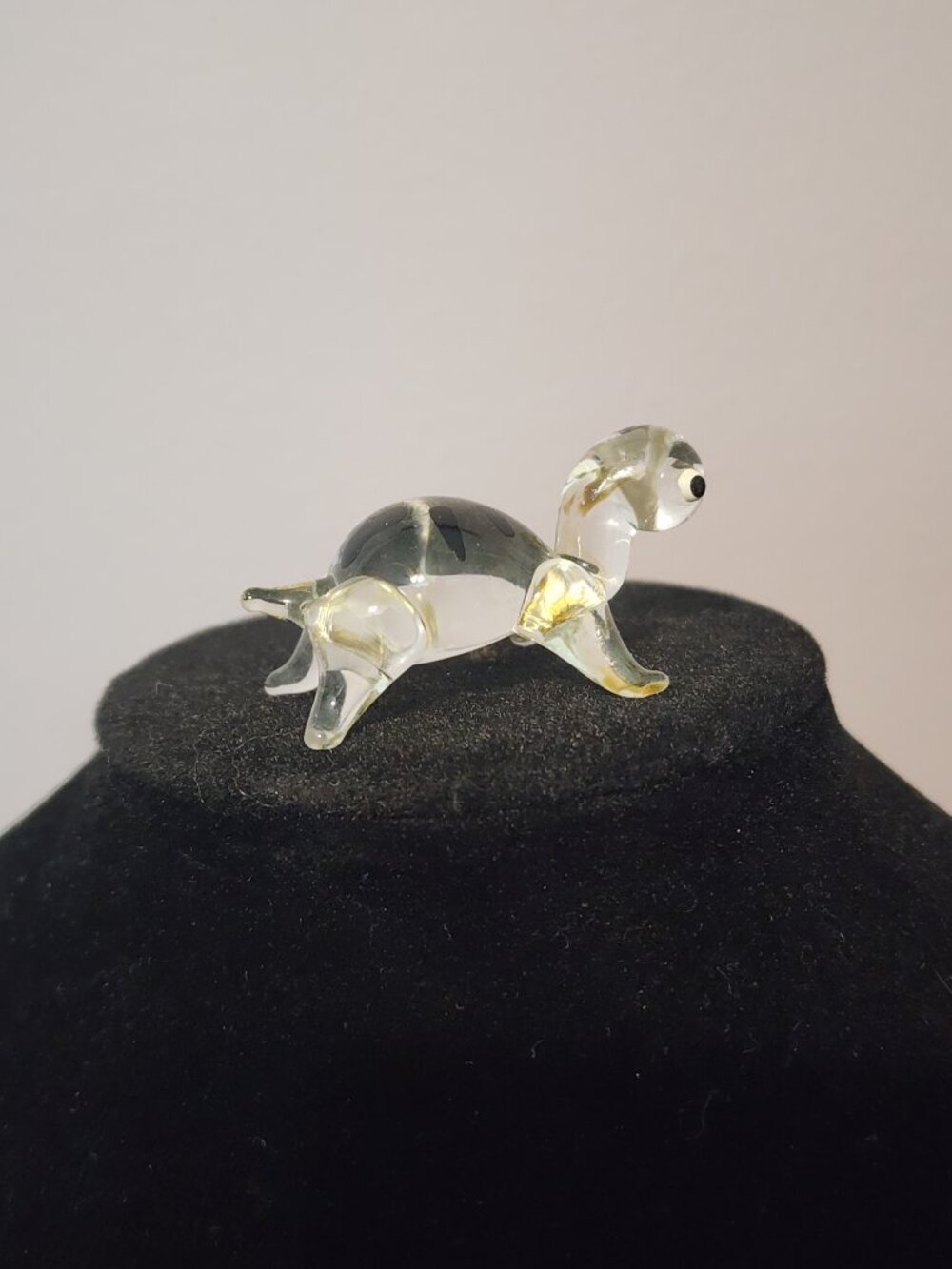 Small Glass Turtle with Black Shell Design - Picture 3 of 8